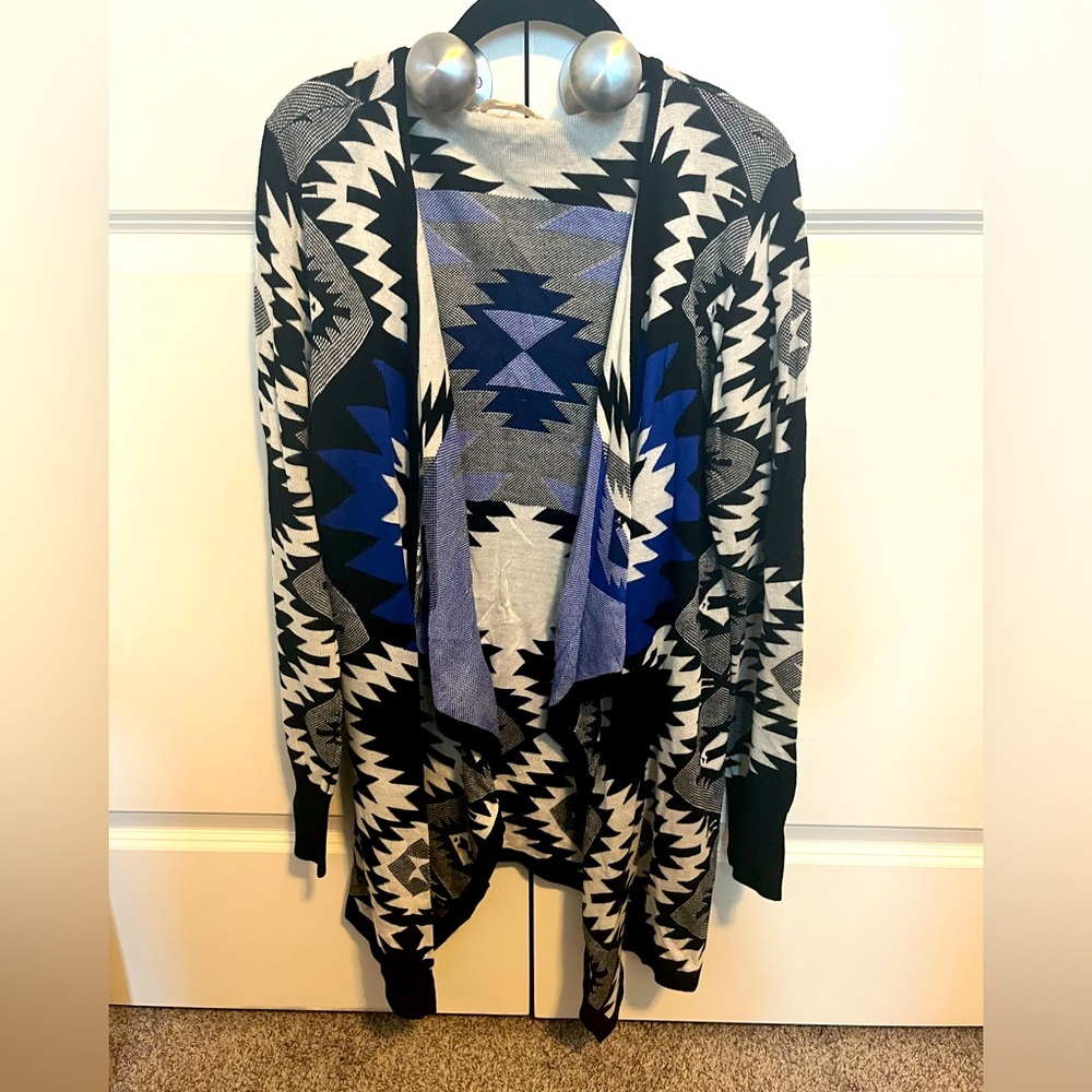 Patterned cardigan 💙